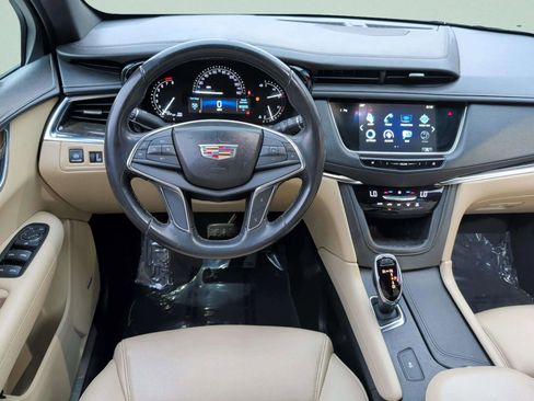 Used 2019 Cadillac XT5 FWD image 13