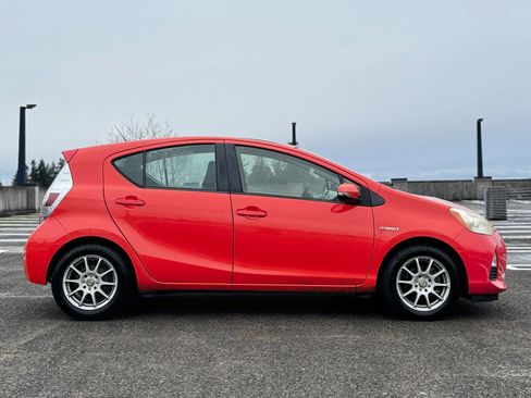 Used 2012 Toyota Prius C Two image 3
