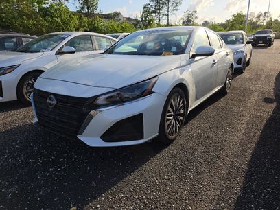 Used 2023 Nissan Altima 2.5 SV w/ SV Premium Package