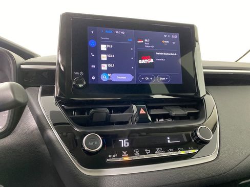 Used 2024 Toyota Corolla LE image 18