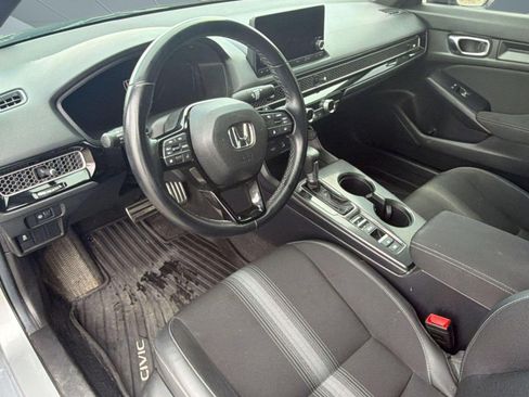 Used 2025 Honda Civic Sport image 4