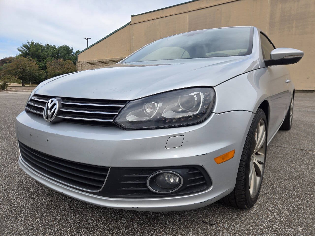Used 2013 Volkswagen Eos Lux FWD image 1