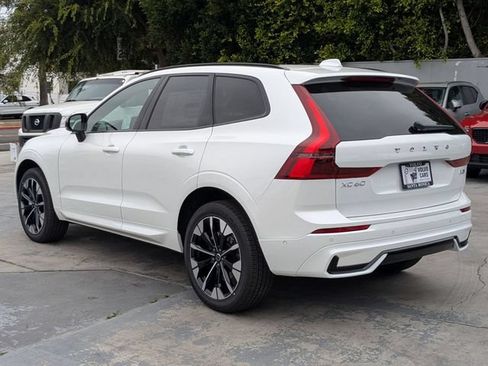 Used 2026 Volvo XC60 B5 Plus w/ Climate Package PRO AWD/4WD image 5