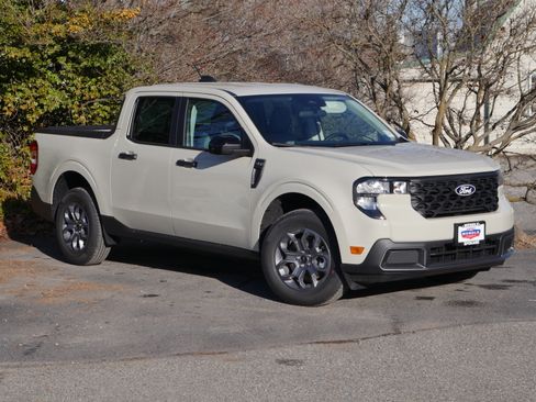 New 2025 Ford Maverick XLT w/ Equipment Group 301A image 29