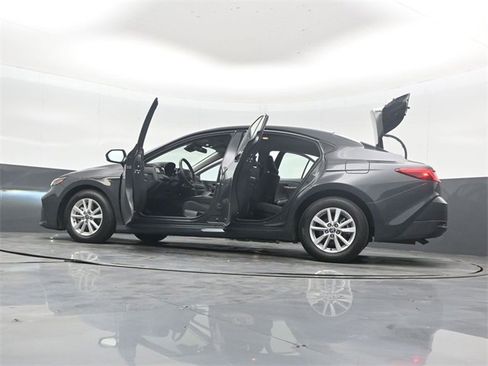 Used 2025 Toyota Camry LE image 53