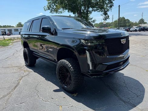 Used 2024 Cadillac Escalade V w/ Heavy-Duty Trailer Package AWD/4WD image 18