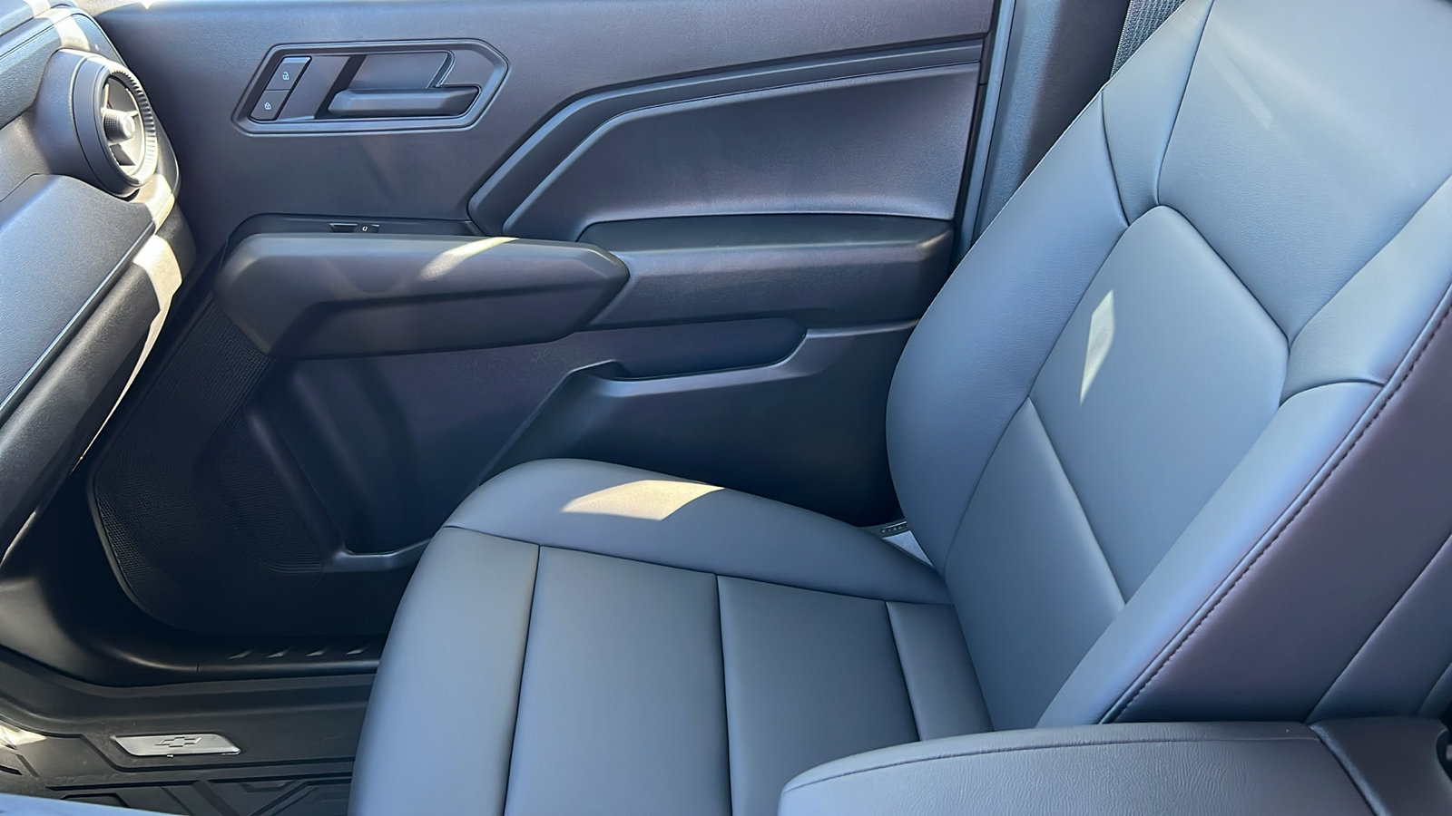 New 2026 Chevrolet Colorado Trail Boss w/ Midnight Edition AWD/4WD image 19