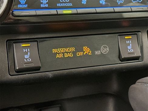 Used 2021 Toyota RAV4 XLE Premium image 24