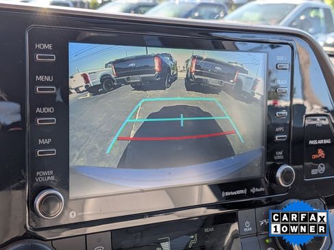 Used 2021 Toyota Highlander XLE AWD/4WD image 26
