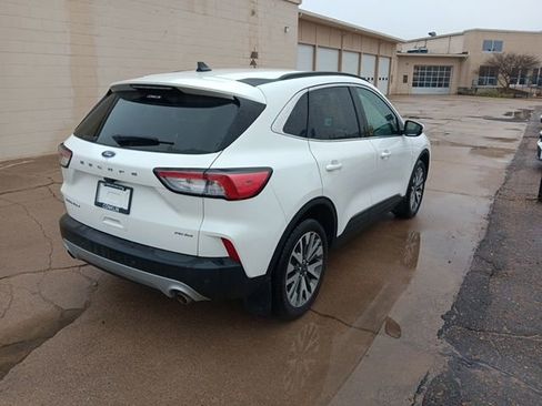 Used 2022 Ford Escape Titanium image 38