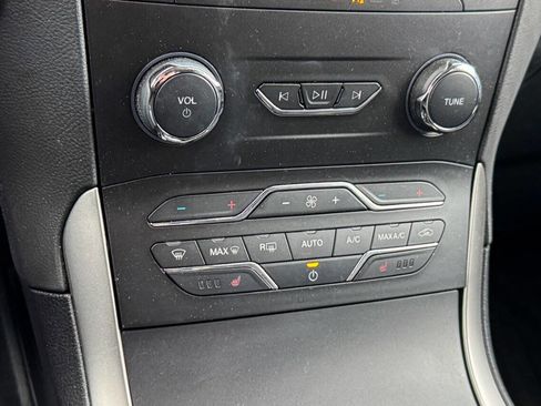 Used 2020 Ford Edge SEL w/ Convenience Package image 30