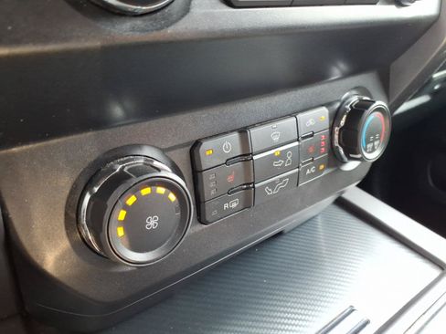 Used 2019 Ford F150 XLT w/ Equipment Group 302A Luxury AWD/4WD image 23