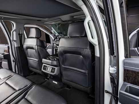 Used 2026 Ford F250 Lariat w/ Black Appearance Package image 32