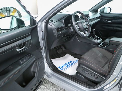 Used 2023 Honda CR-V Sport image 3