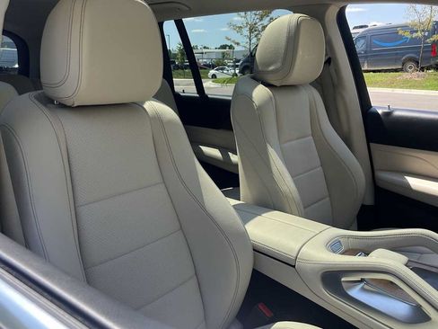 Used 2022 Mercedes-Benz GLS 450 4MATIC image 37