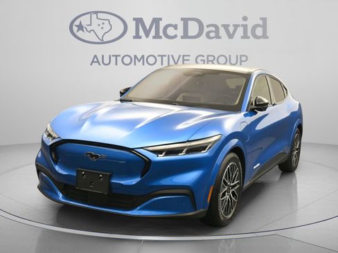 Used 2025 Ford Mustang Mach-E Premium RWD image 4
