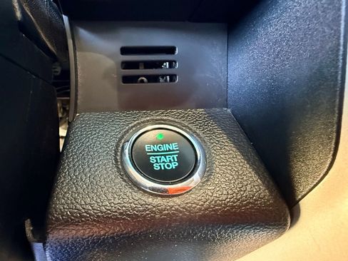 Used 2020 Ford F150 Lariat image 28