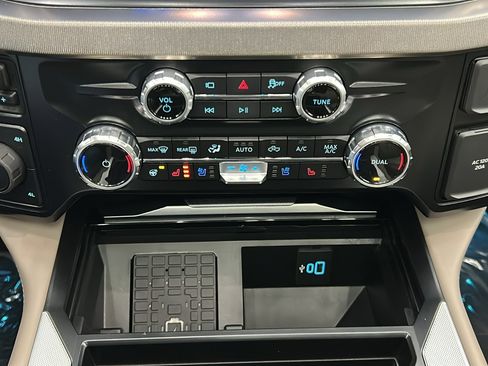 Used 2026 Ford F450 Platinum w/ Platinum Plus Package image 25