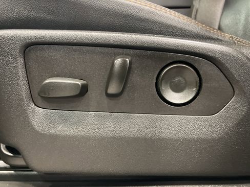 Used 2022 GMC Sierra 1500 AT4 w/ AT4 Premium Package image 14