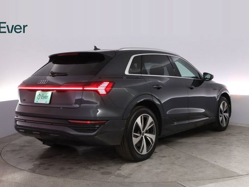 Used 2024 Audi Q8 e-tron Premium Plus w/ Premium Plus Package image 3