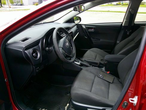 Used 2018 Toyota Corolla iM w/ All-Weather Mat Package FWD image 27