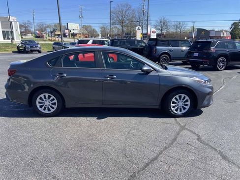 Used 2024 Kia Forte LX image 2