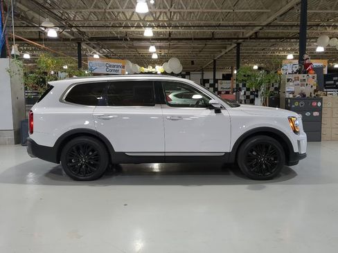 Used 2021 Kia Telluride SX w/ Towing Package FWD image 6