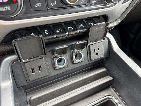 Used 2018 GMC Sierra 1500 SLT AWD/4WD image 32