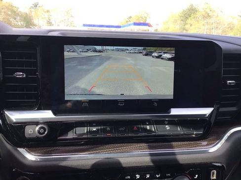 Used 2024 Chevrolet Silverado 1500 LT Trail Boss w/ Convenience Package II image 16