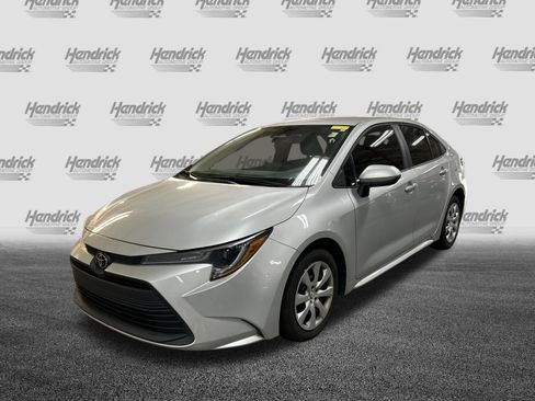 Used 2023 Toyota Corolla LE FWD image 5