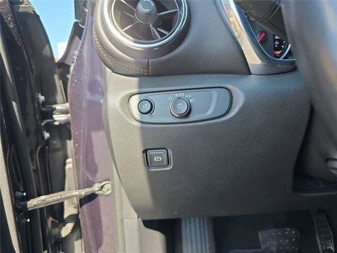 Used 2020 Chevrolet Blazer Premier w/ Driver Confidence II Package FWD image 35