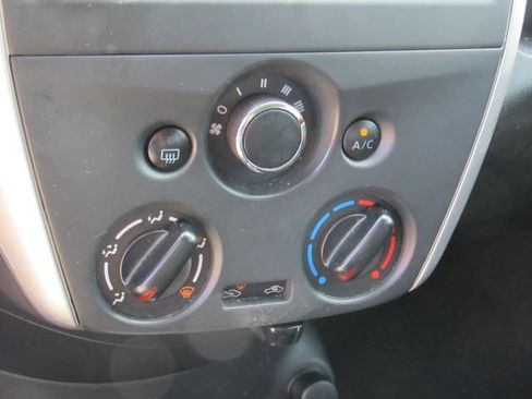 Used 2018 Nissan Versa Note SV FWD image 24