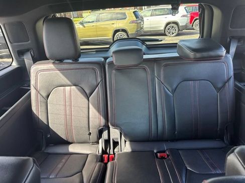 Used 2024 Ford Expedition Limited RWD image 12