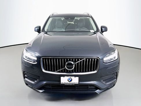 Used 2021 Volvo XC90 T6 Momentum image 2