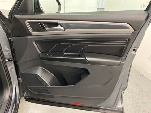 Used 2020 Volkswagen Atlas Cross Sport SEL image 36