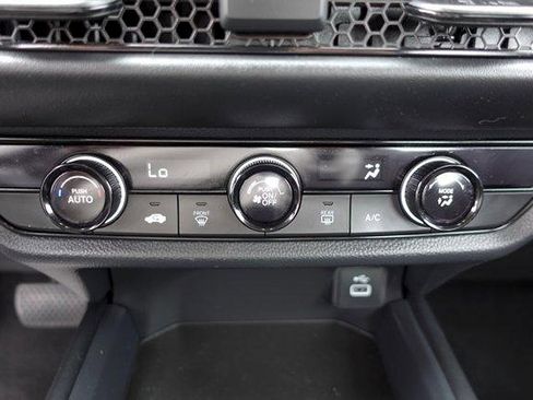 Used 2025 Honda HR-V LX image 18
