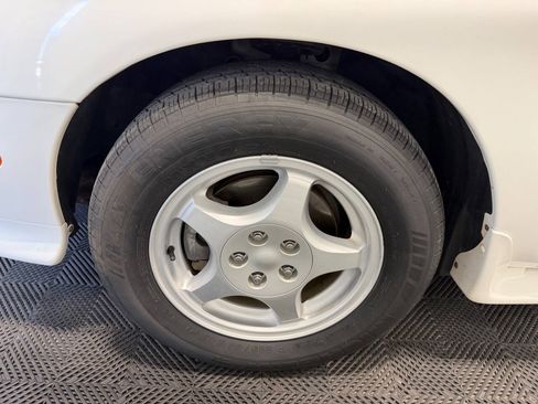 Used 1997 Ford Taurus SHO FWD image 37