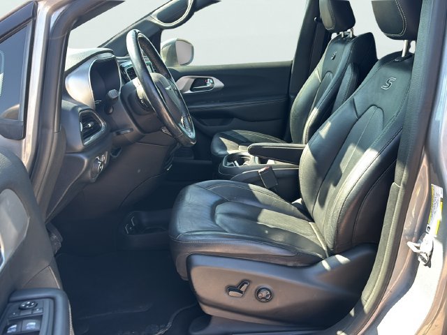 Used 2019 Chrysler Pacifica Touring-L w/ S Appearance Package FWD image 20