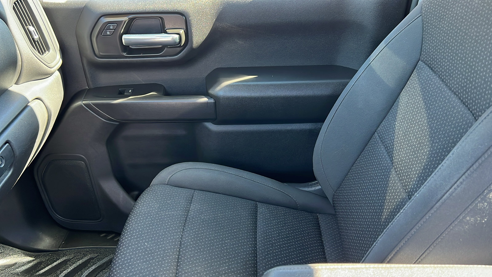 Certified 2025 Chevrolet Silverado 1500 W/T RWD image 16