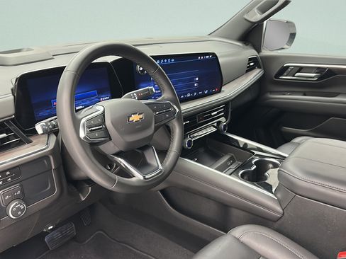 Used 2025 Chevrolet Tahoe LT AWD/4WD image 10