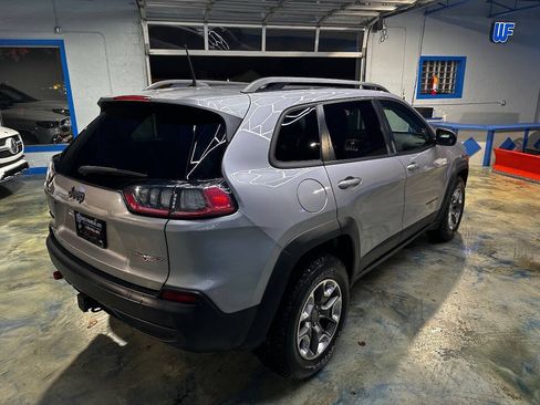 Used 2019 Jeep Cherokee Trailhawk w/ Cold Weather Group AWD/4WD image 8