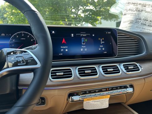 New 2026 Mercedes-Benz GLS 450 4MATIC image 25