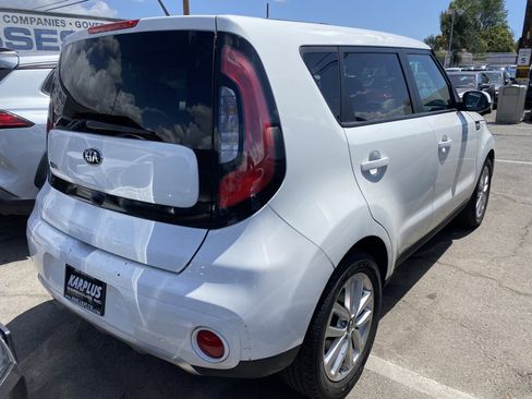 Used 2018 Kia Soul + FWD image 8