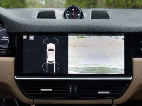 Used 2021 Porsche Cayenne Base image 21