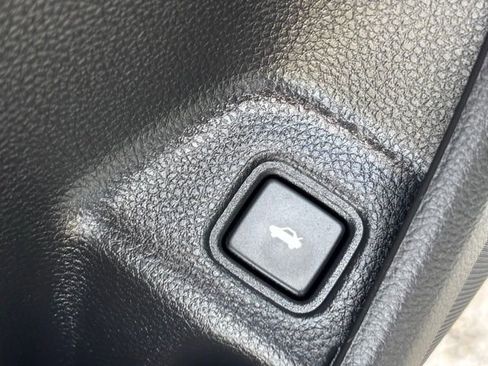 Used 2018 Honda Accord Sport image 13