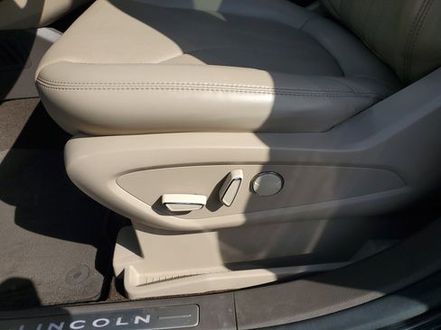 Certified 2021 Lincoln Nautilus Reserve image 13