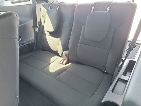 Used 2023 Ford Explorer XLT image 22