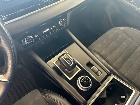 Used 2024 Mitsubishi Outlander SE Black Edition FWD image 53