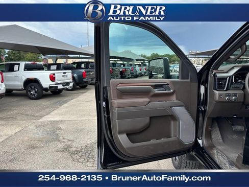 New 2025 GMC Sierra 2500 Denali w/ Denali Reserve Package image 11