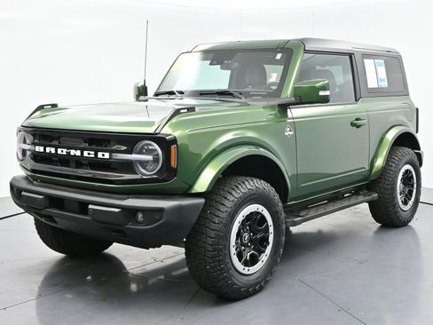 Used 2022 Ford Bronco Outer Banks AWD/4WD image 3